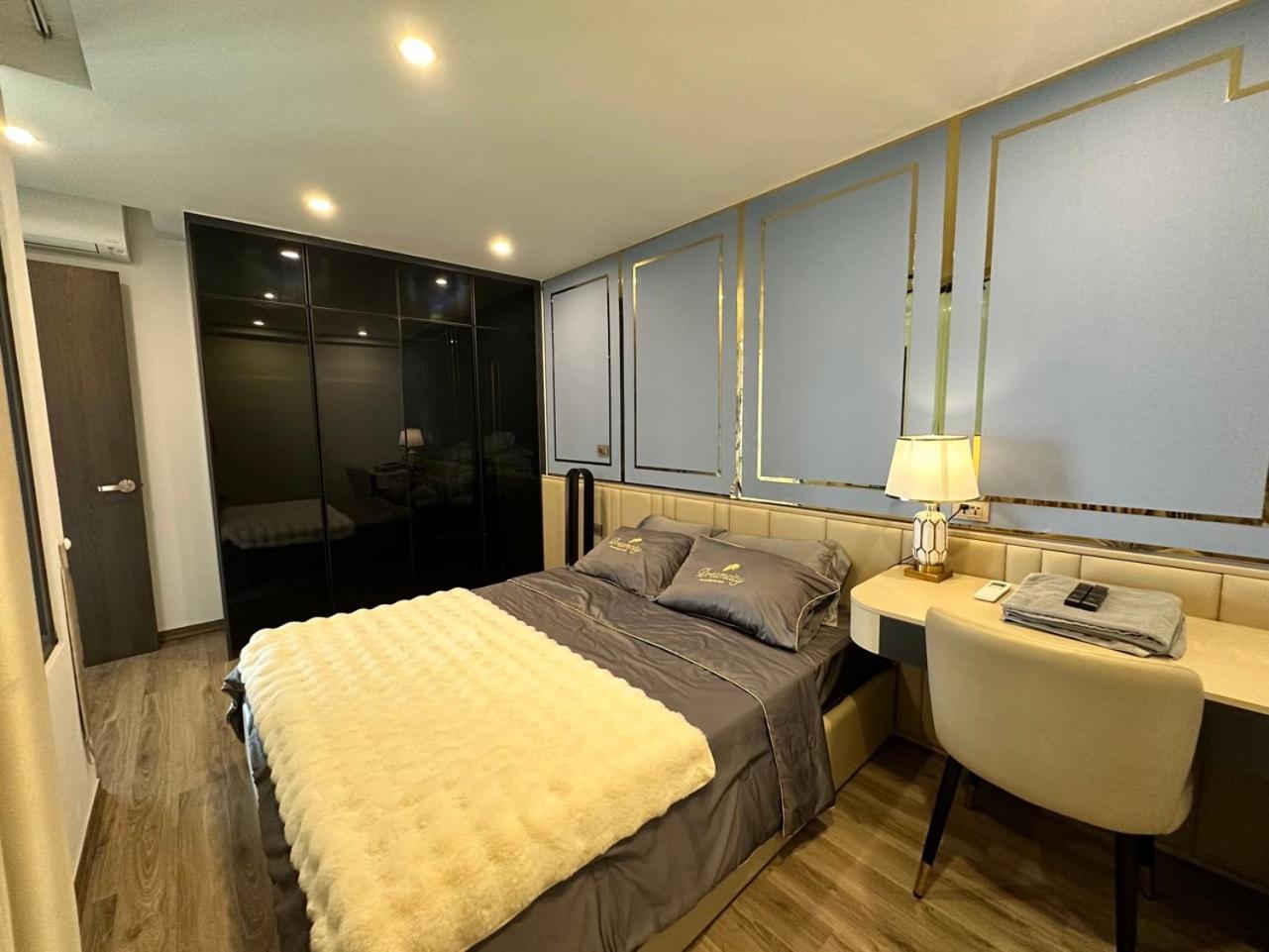 Queen Penhouse Duplex Hanoi Exterior foto